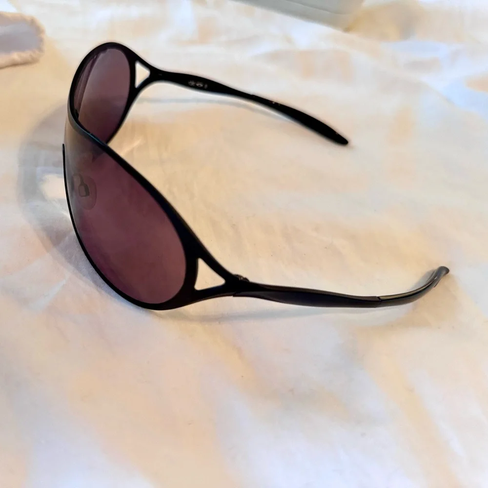 OAKLEY Deception Black Sunglasses Women’s Men’s Unisex w White Case & Bag Pouch